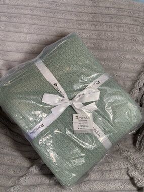 Rivancia:  Waffle Cotton Blanket 90x108 (king) - GREEN